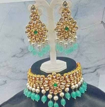 Elegant Gold and Diamond Jewellery Set