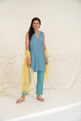 Sun Tone Dupatta-Free Size / Sunshine Yellow