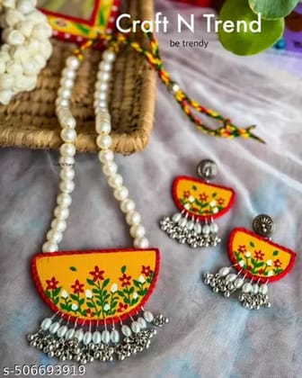 Shimmering Fancy Jewellery Sets