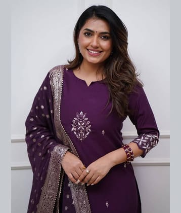 Eeloo Women Chanderi Embroidered Straight Kurti With Pants ( Purple )