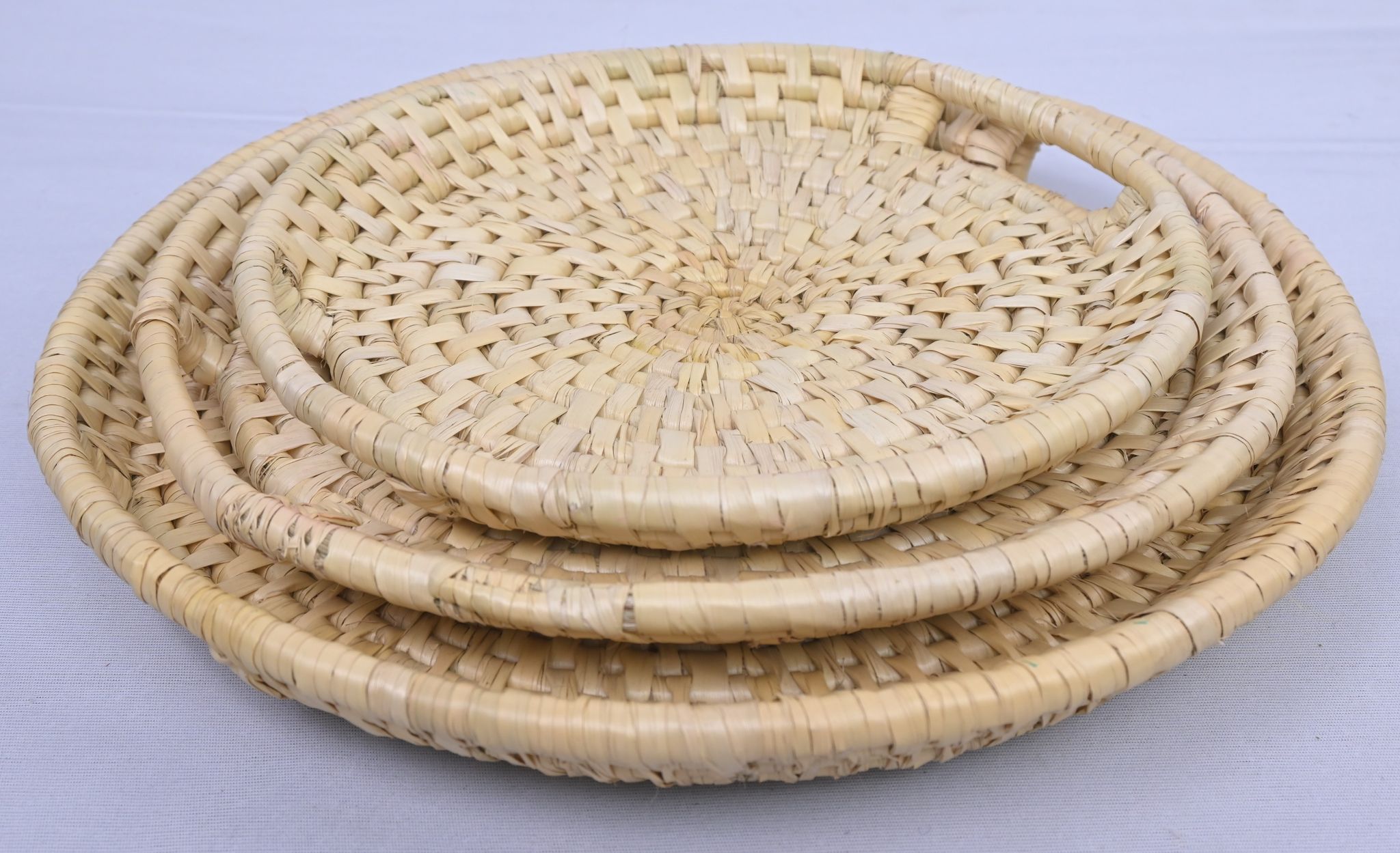 Handwoven Wheatgrass Round Tray Set with Handles (Set of 3)