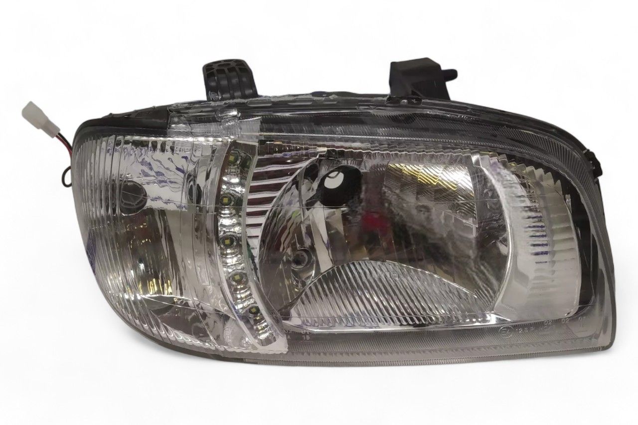 Lumax Head Lamp - RH AV620117