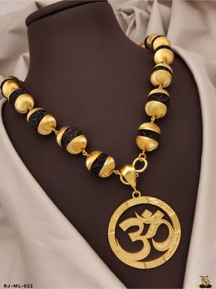 Exclusive Big Size Rudraksh 5 Mukhi Gold Pleted Om Pendant Mala ML-062