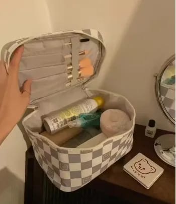 SG Makeup Bag Quilted Makeup Bag Large Floral Cosmetic Bag for Women Cute Travel Toiletry Bag with Handle(Light Checkerboard) SG Makeup Bag Quilted Makeup Bag Large Floral Cosmetic Bag for Women Cute Travel Toiletry Bag with Handle(Light Checkerboard)