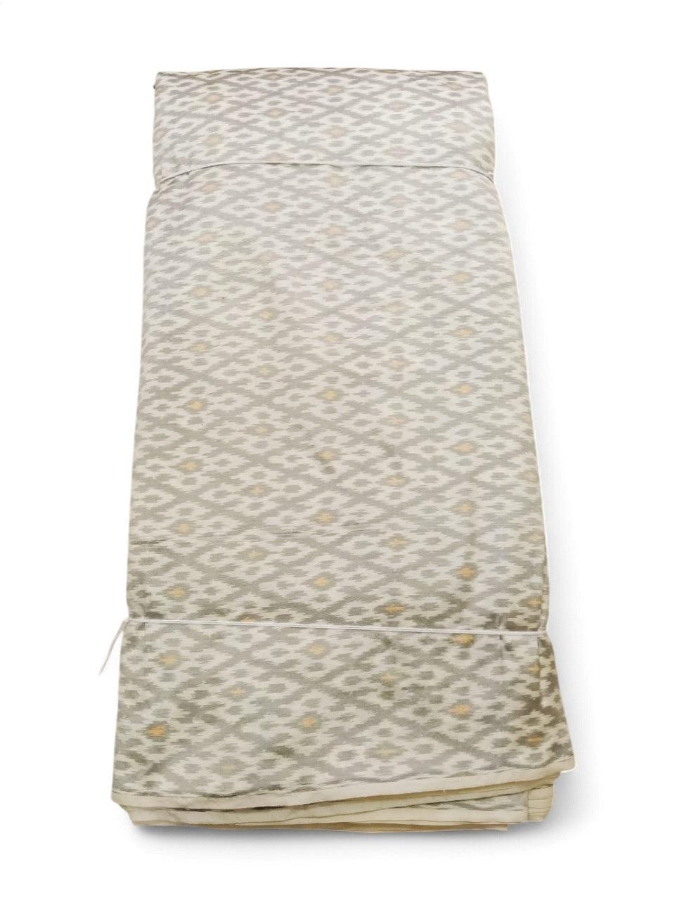 IKAT SILK FABRIC CREAM COLOR ONLINE-1.5 Meeter