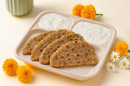 Sabudana Paratha (2 Pcs) Curd Meal