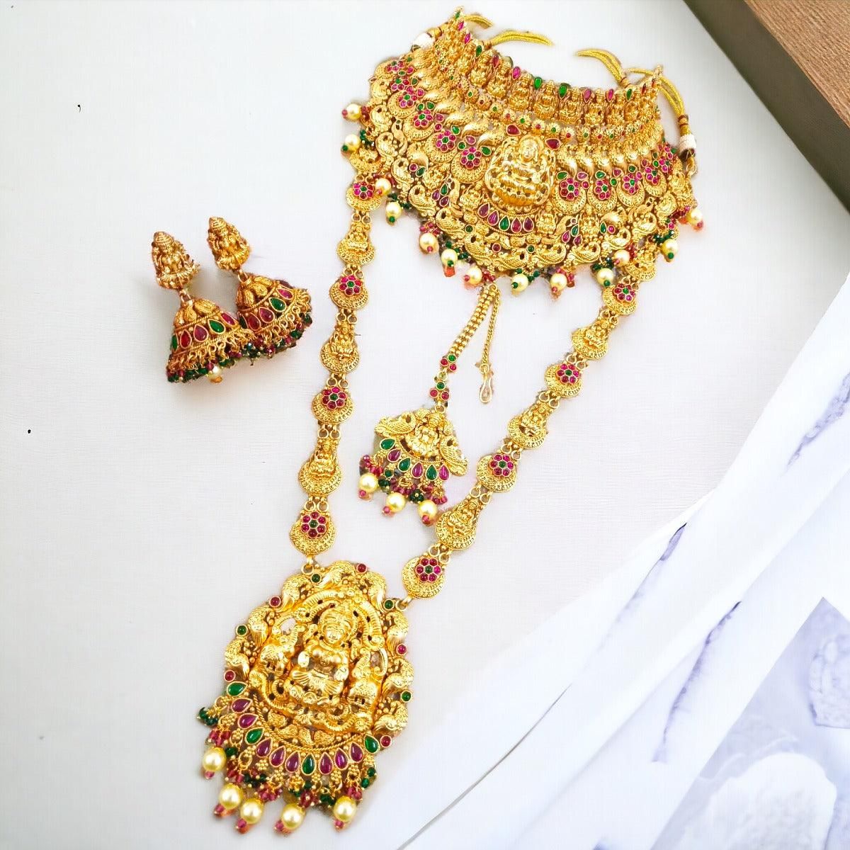 Traditional Gold Jewellery Set with Earrings