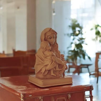 AMS Exquisite Mother Mary Idol Statue Holding Infant Jesus Perfect Sculpture for Your Catholic Home, Office, or Prayer Room 8L x 5.7W x 11H Cm