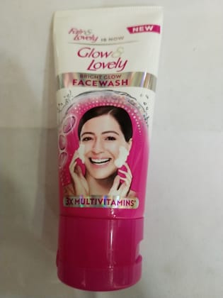 Glow& Lovely Bright glow Facewash 3x multivitamins 