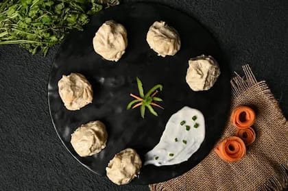 Veg Afghani Momos [6 Pcs]