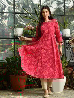 Garden Love Anarkali Kurta-M / Magenta