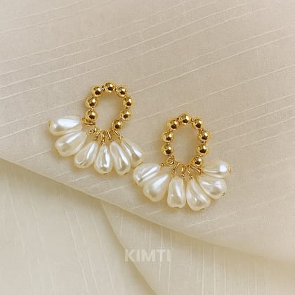 Gold Pearl Eardrop earrings