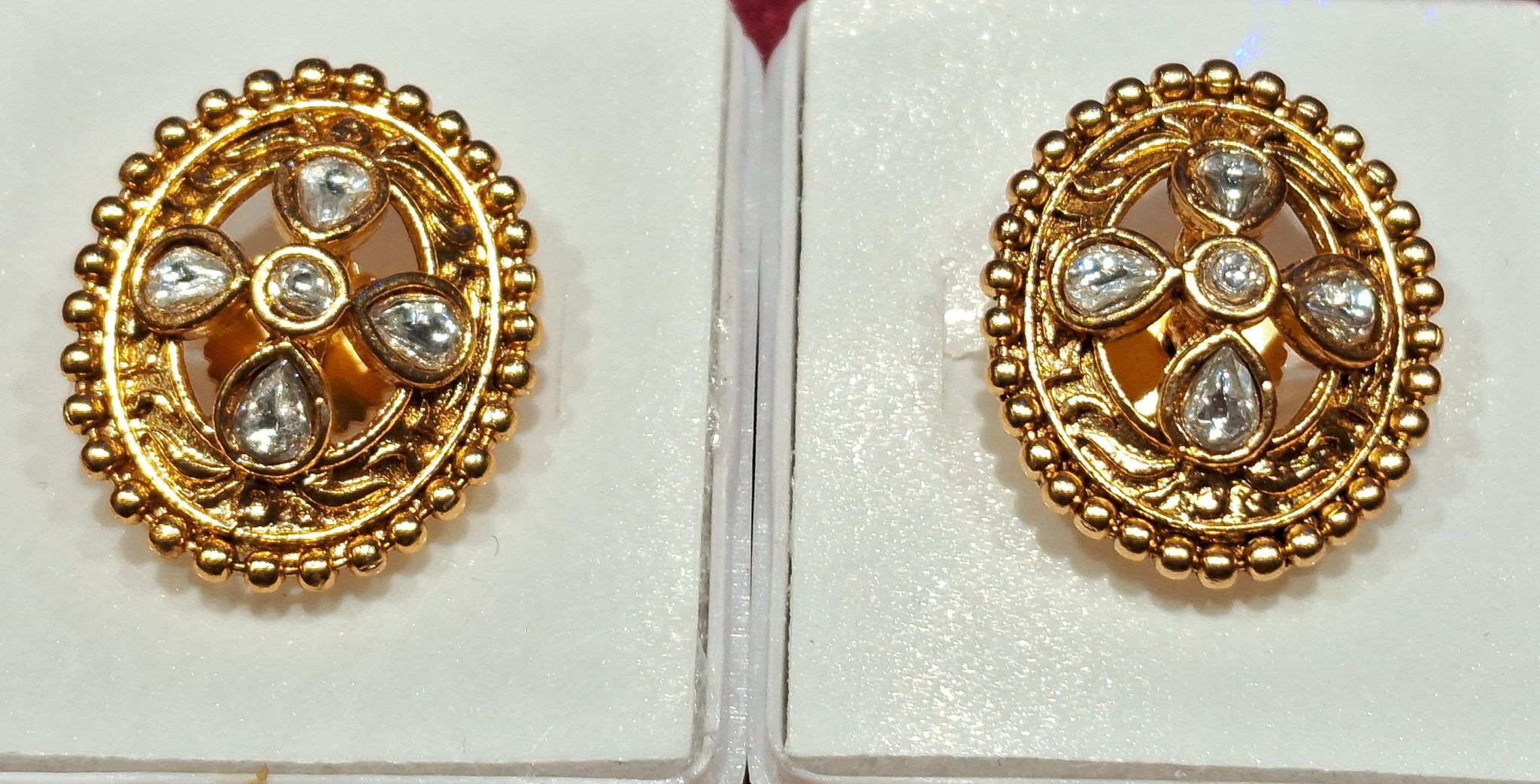 TOPS - STUDS
