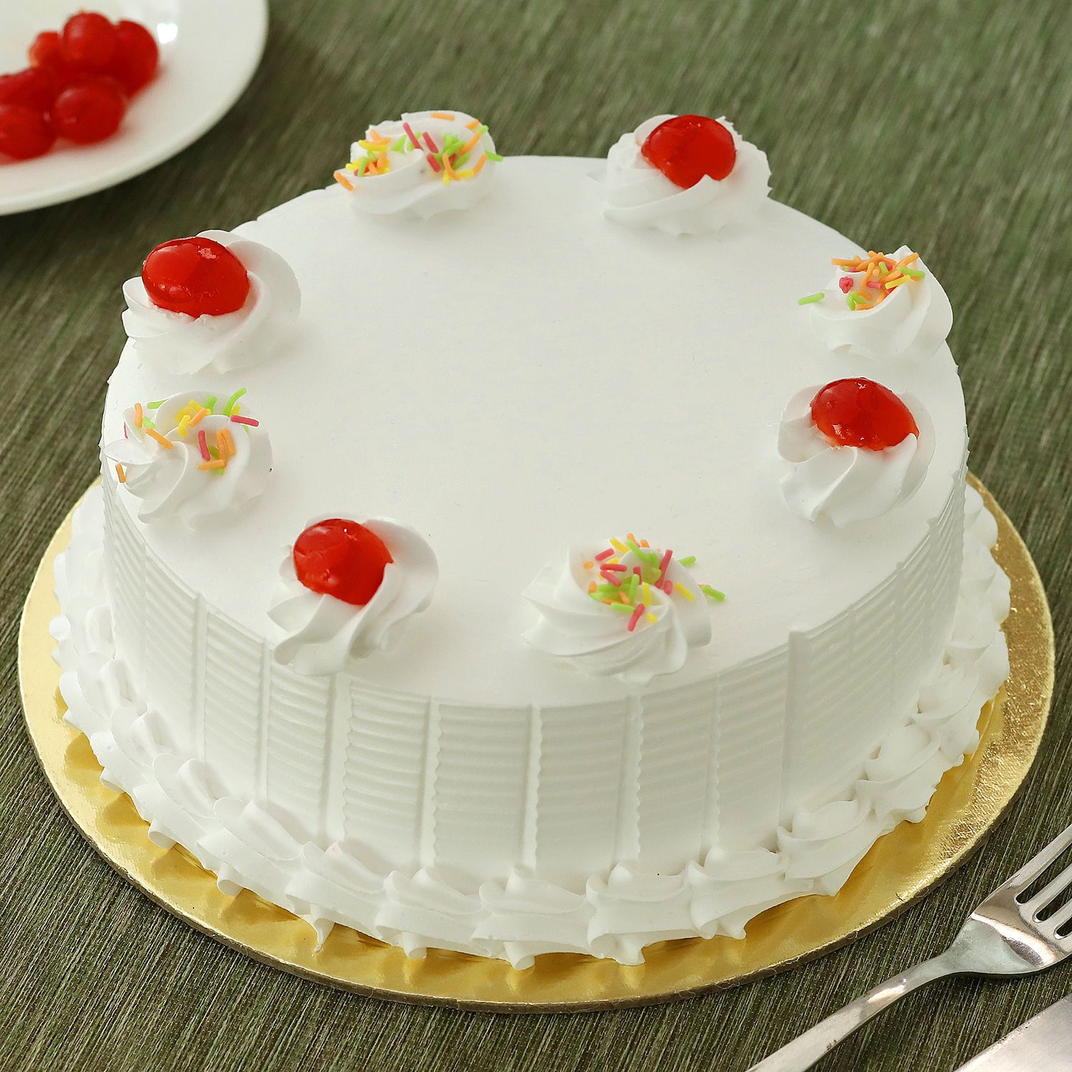 Fresh Vanilla Cake Half Kg