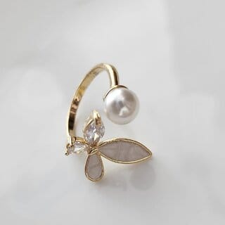 Gold-Plated Stainless Steel Pearl Buttrefly  Finger Ring