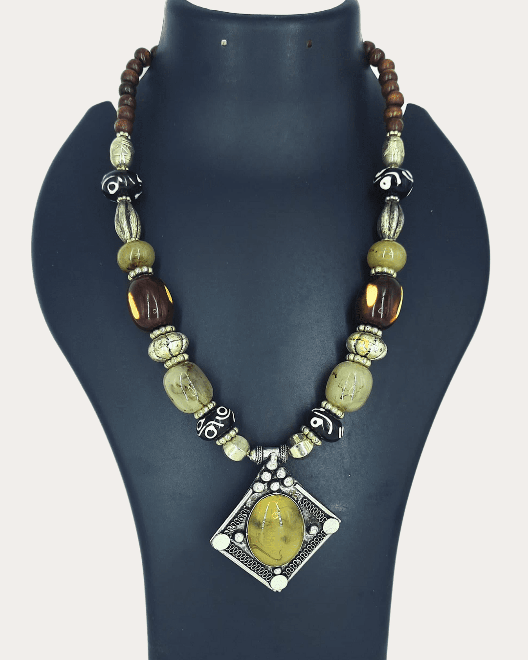 Maroon Colour Artificial Beads Necklace-Lite icy