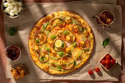Indian Paneer Makhani Pizza