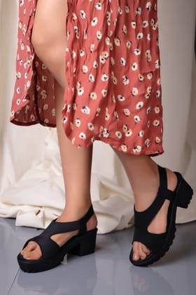 Chunky heeled sandals-Black / 36