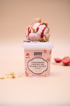 Strawberry Cheesecake Swirl Sundae [100 ml]