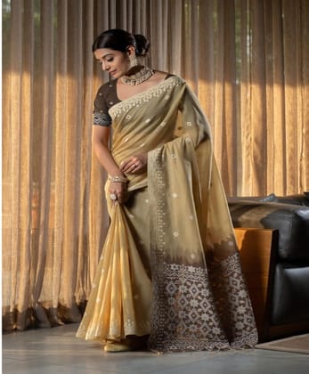 Women's Mulmul Cotton Printed Saree with Unstitched Blouse (Beige, 5-6 Mtrs)