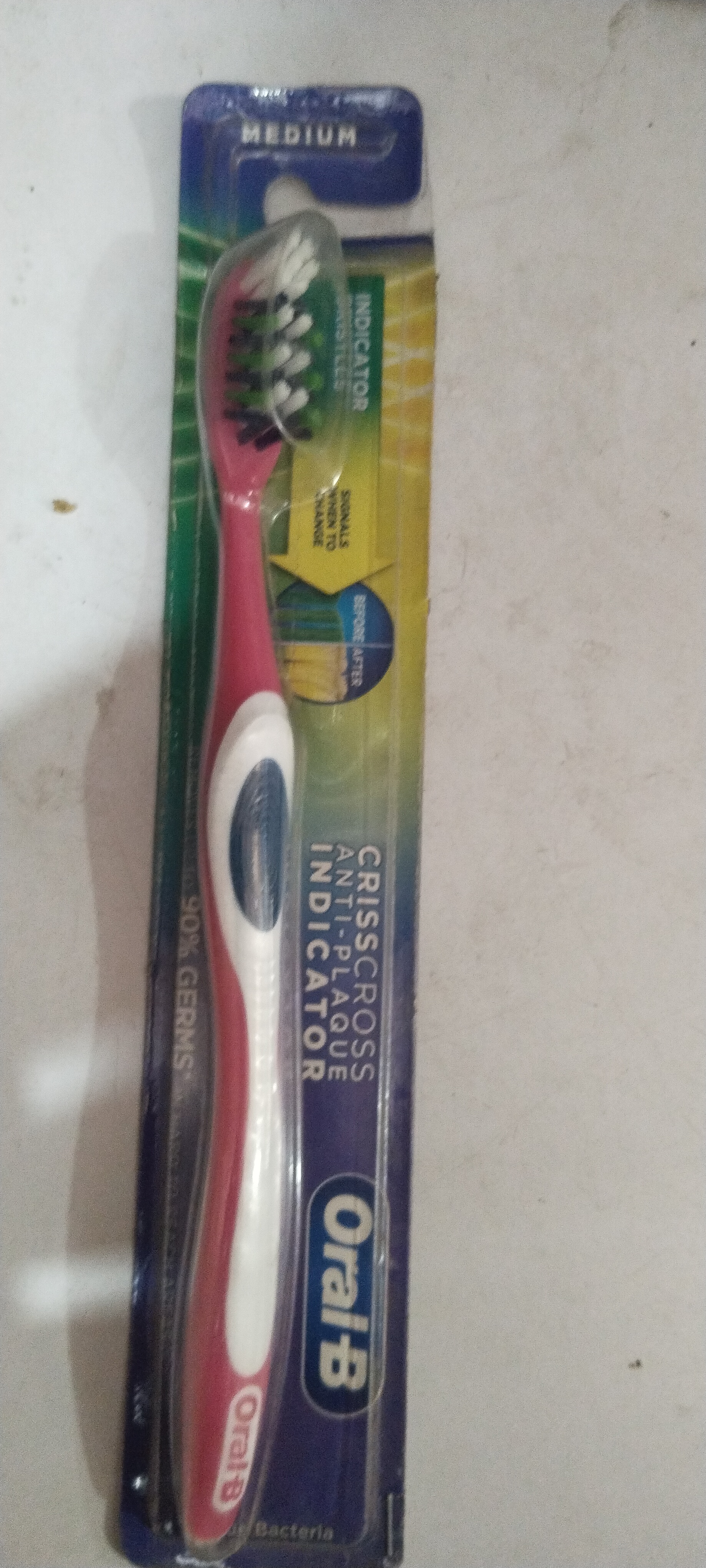 Oral-b Crisscross Anti-plaque Indicator toothbrush 