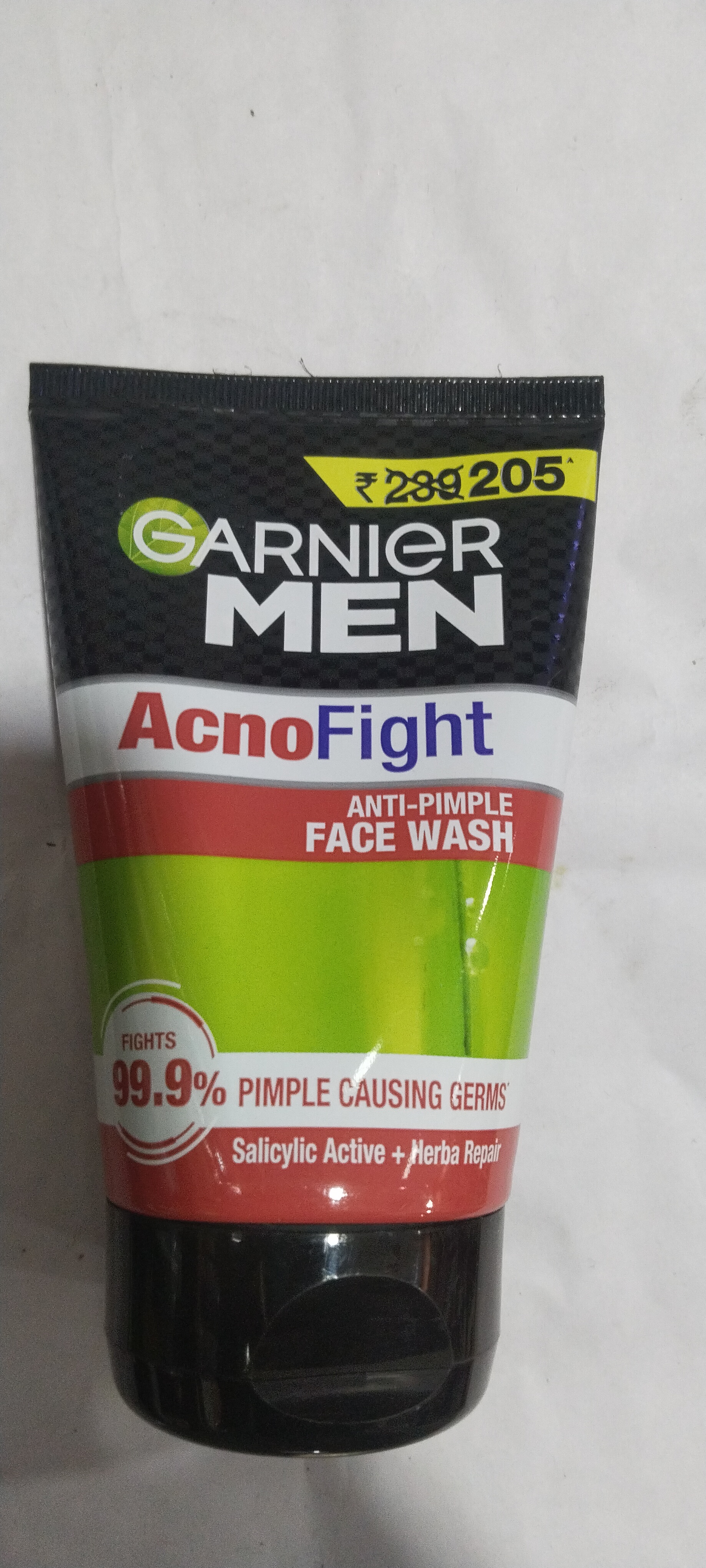 Garnier Men Acnofight Anti-pimple Face wash 
