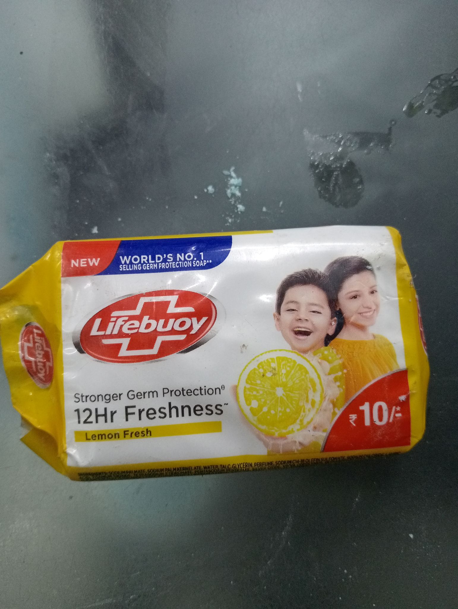 Lifebuoy 12hr freshness Stronger germ protection 