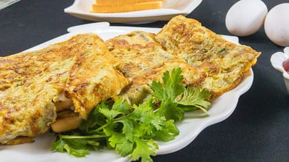 Egg Pesarattu