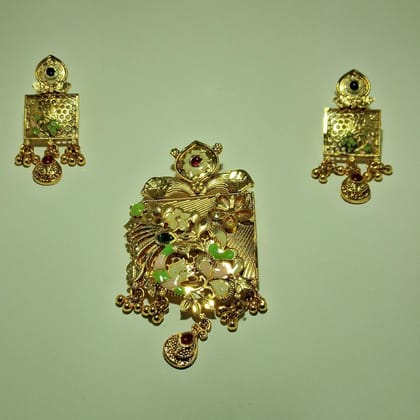 PENDANT SET RAJ