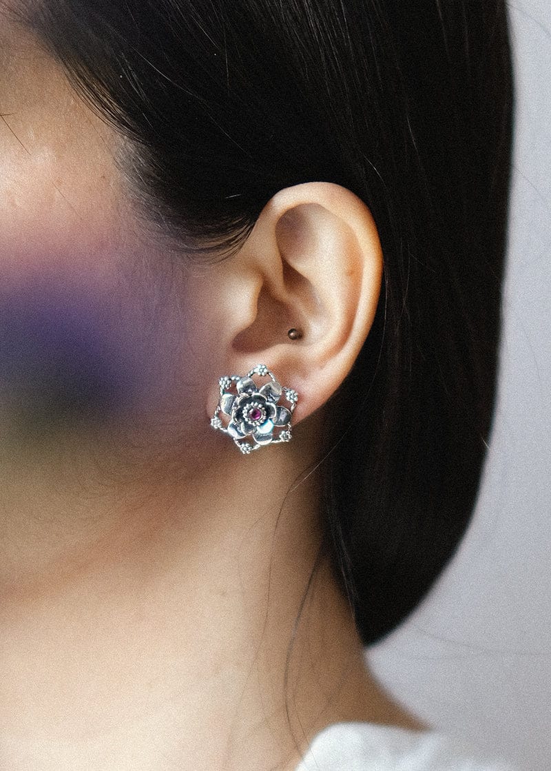 Flower studs