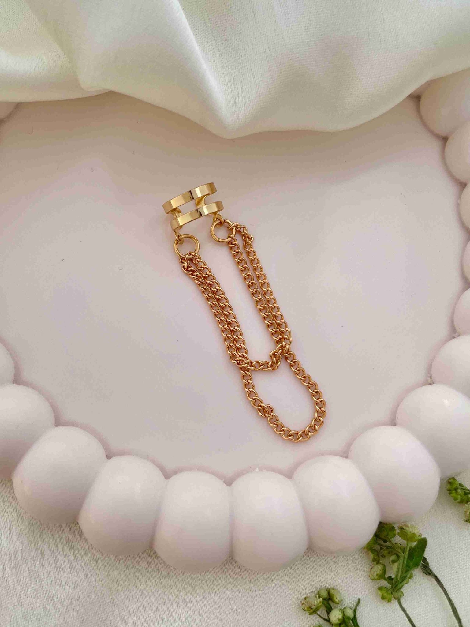 Ishkaara Tangled Rizz Earcuff Gold