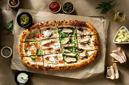 Non Veg Pizza Platter - White Sauce