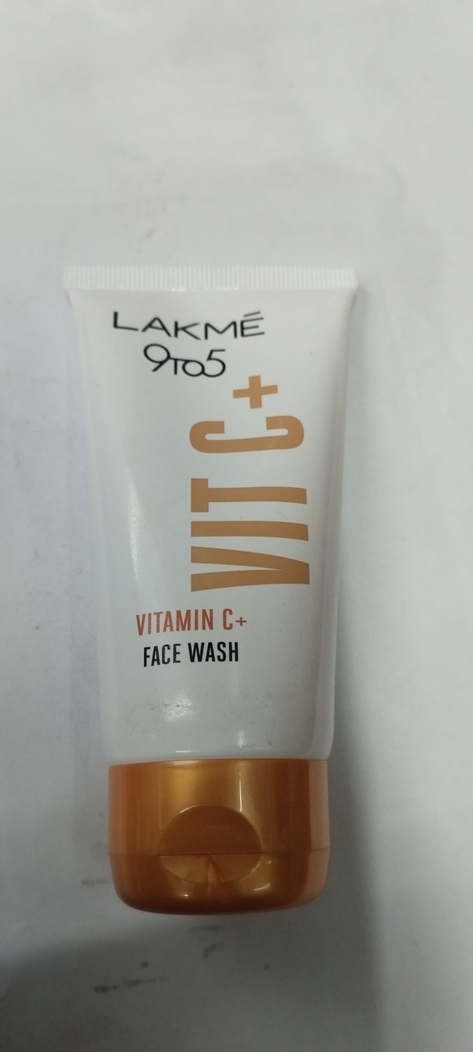 Lakme 9105 Vit c+ Vitamin c+ Face wash 
