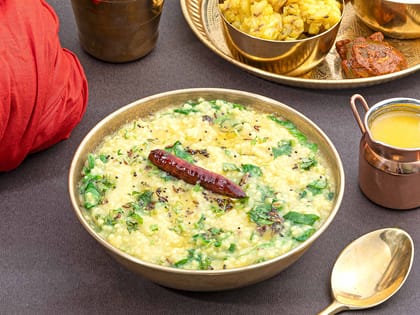 Roasted garlic - palak khichdi