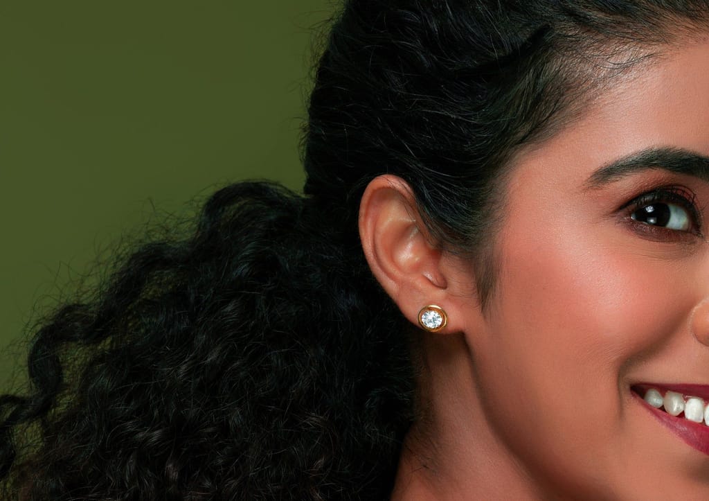 Gold Aureole Round Ear Studs