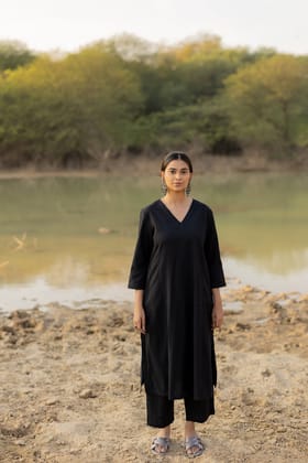 Noir Elegance Kurta Set-S