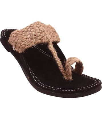 rajeraj Beige Men's Kolhapuris