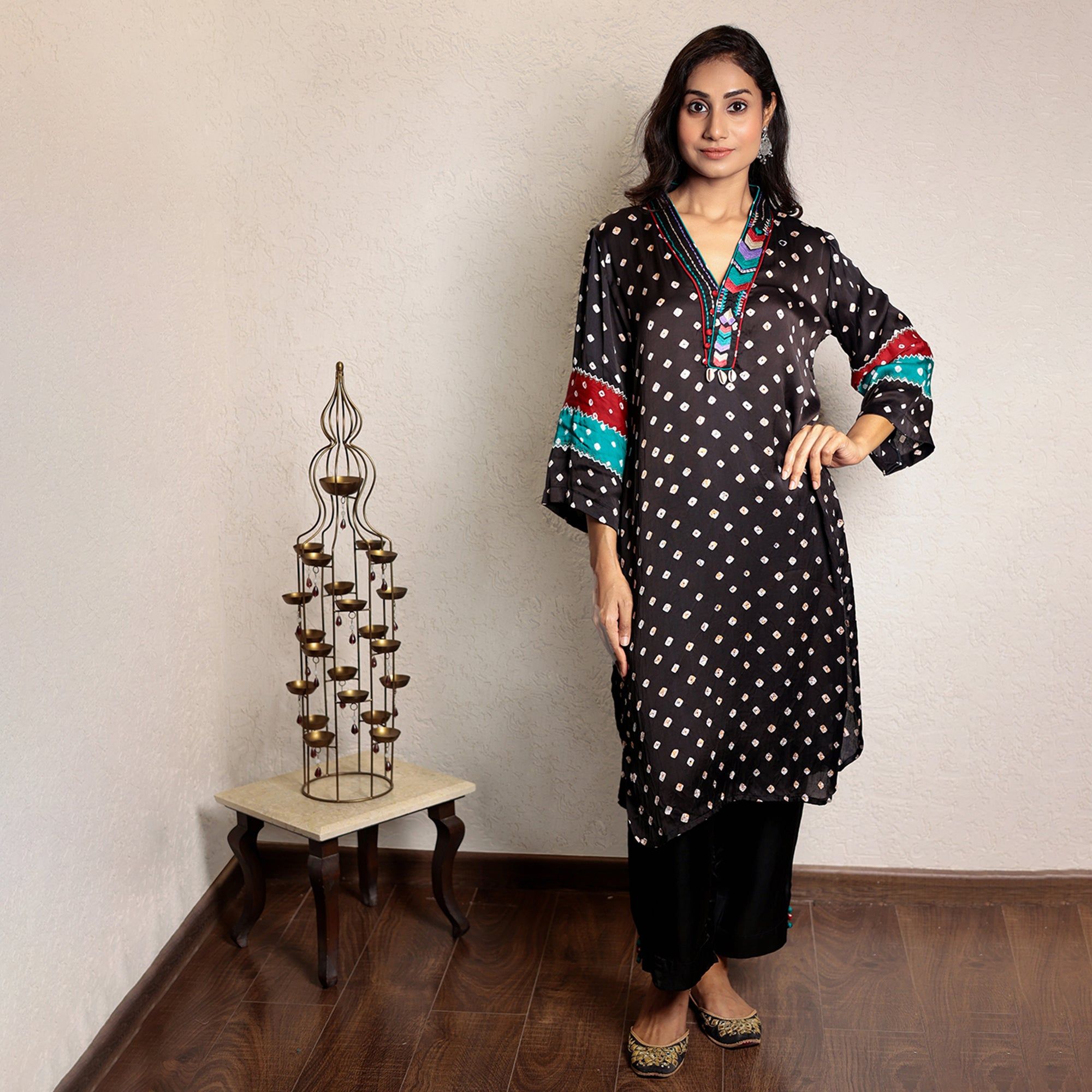 Black bandhani kurta set with thread work-XS
