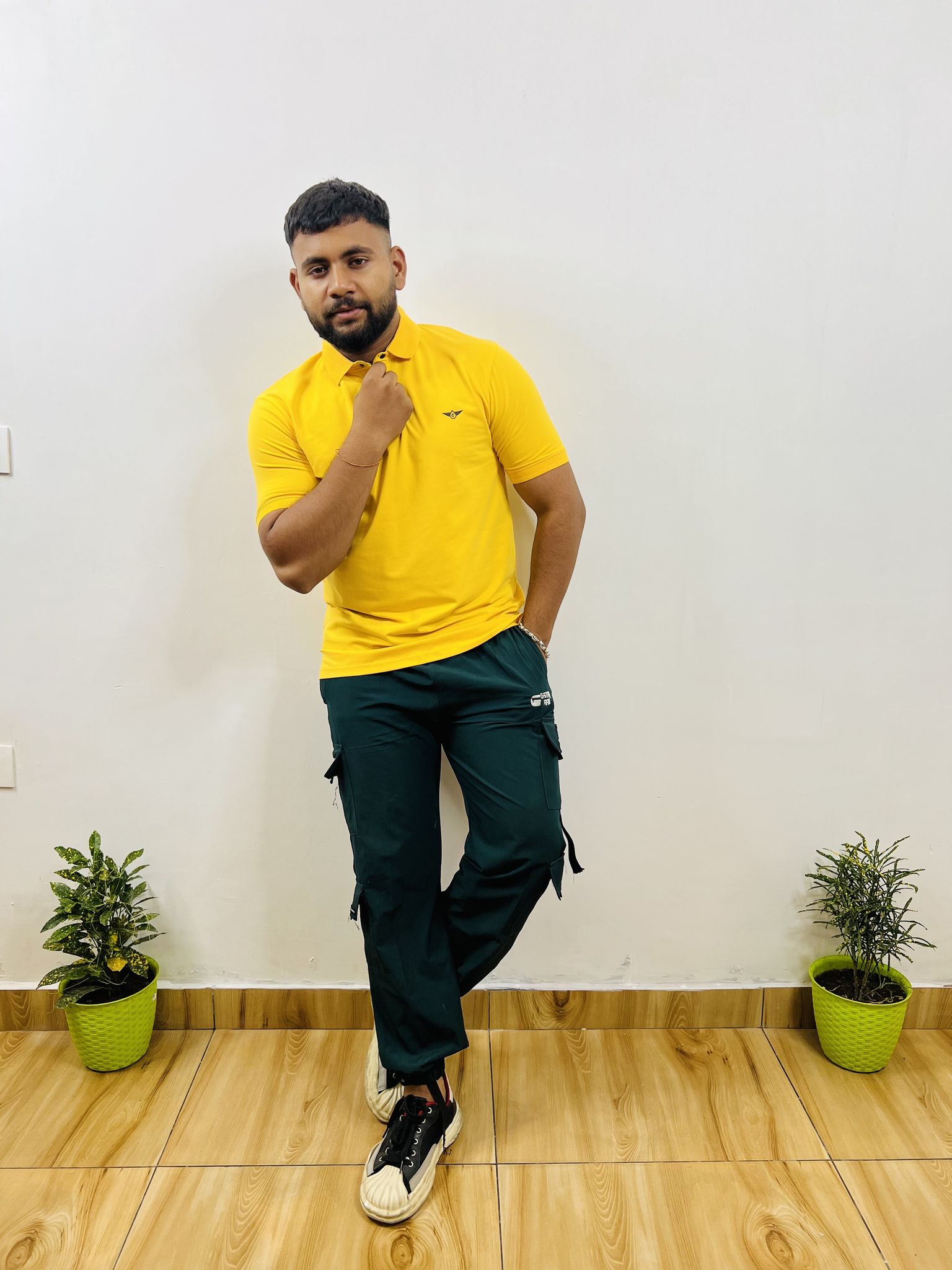 Yellow Collar T-shirt (2001B)-S / Cotton