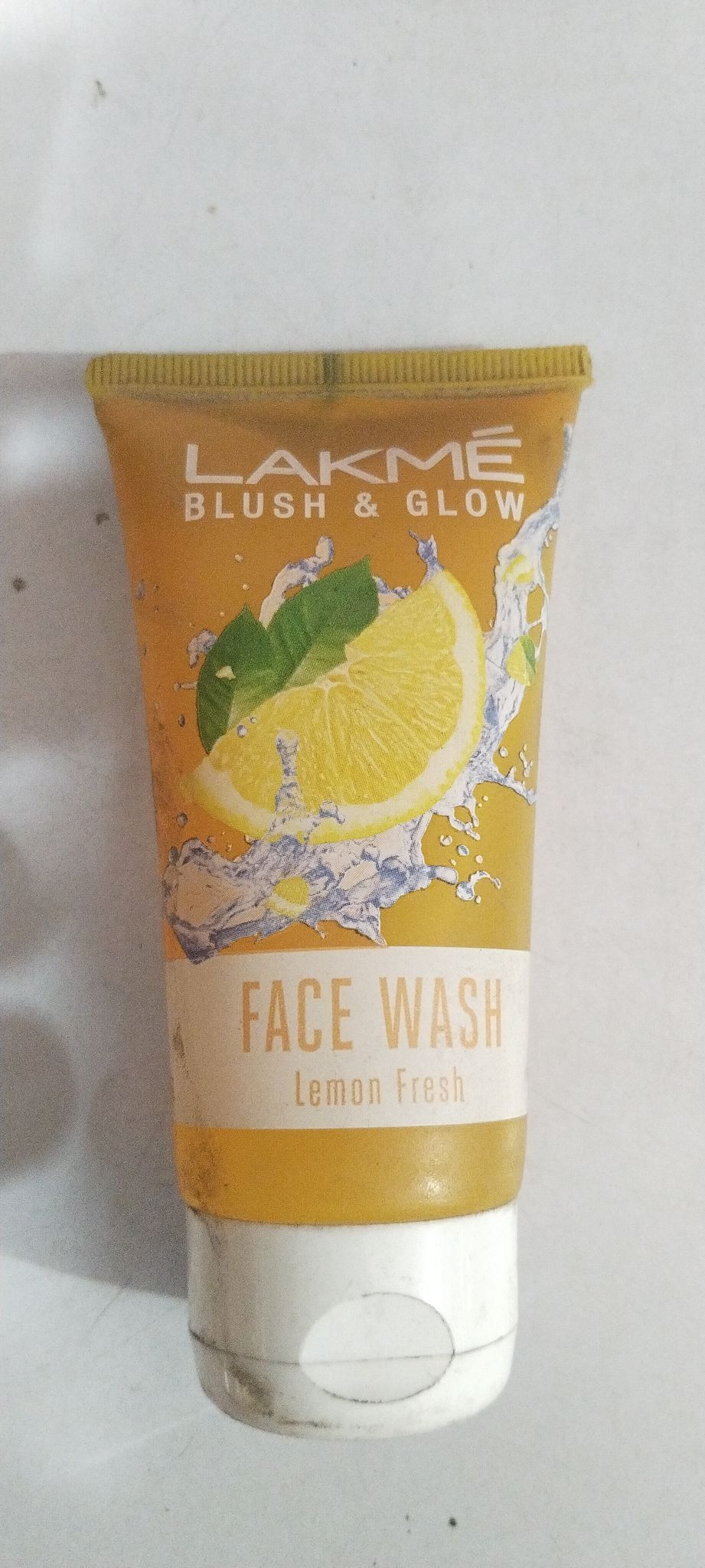 Lakme Blush & glow Face wash Lemon fresh 