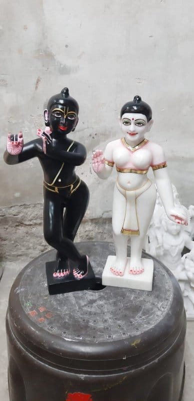 Pure White & Black Marble Radha Krishna Murti Set | शुद्ध सफेद और काले मार्बल में राधा कृष्ण मूर्ति सेट