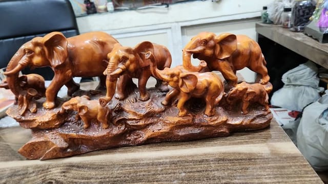 Unique International Resin Elephant Statue with Baby Elephant Showpiece Animal Figurine Idol Brown
