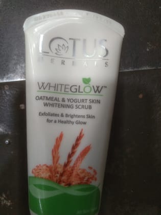 Lotus white glow scrub
