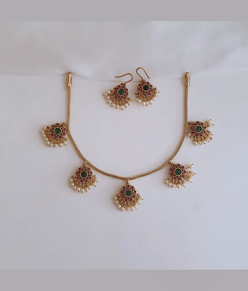 ROFARWORD Gold Brass Necklace Set ( Pack of 1 )