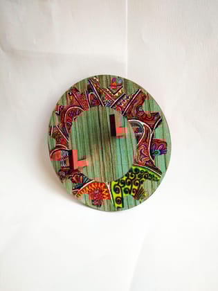 KEY HOLDER - GEAR CIRCLE WOODEN BASE WITH OF WHAT WE ARE ARTWORK FRAME