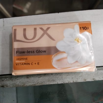 Lux flaw-less glow Jasmine soap