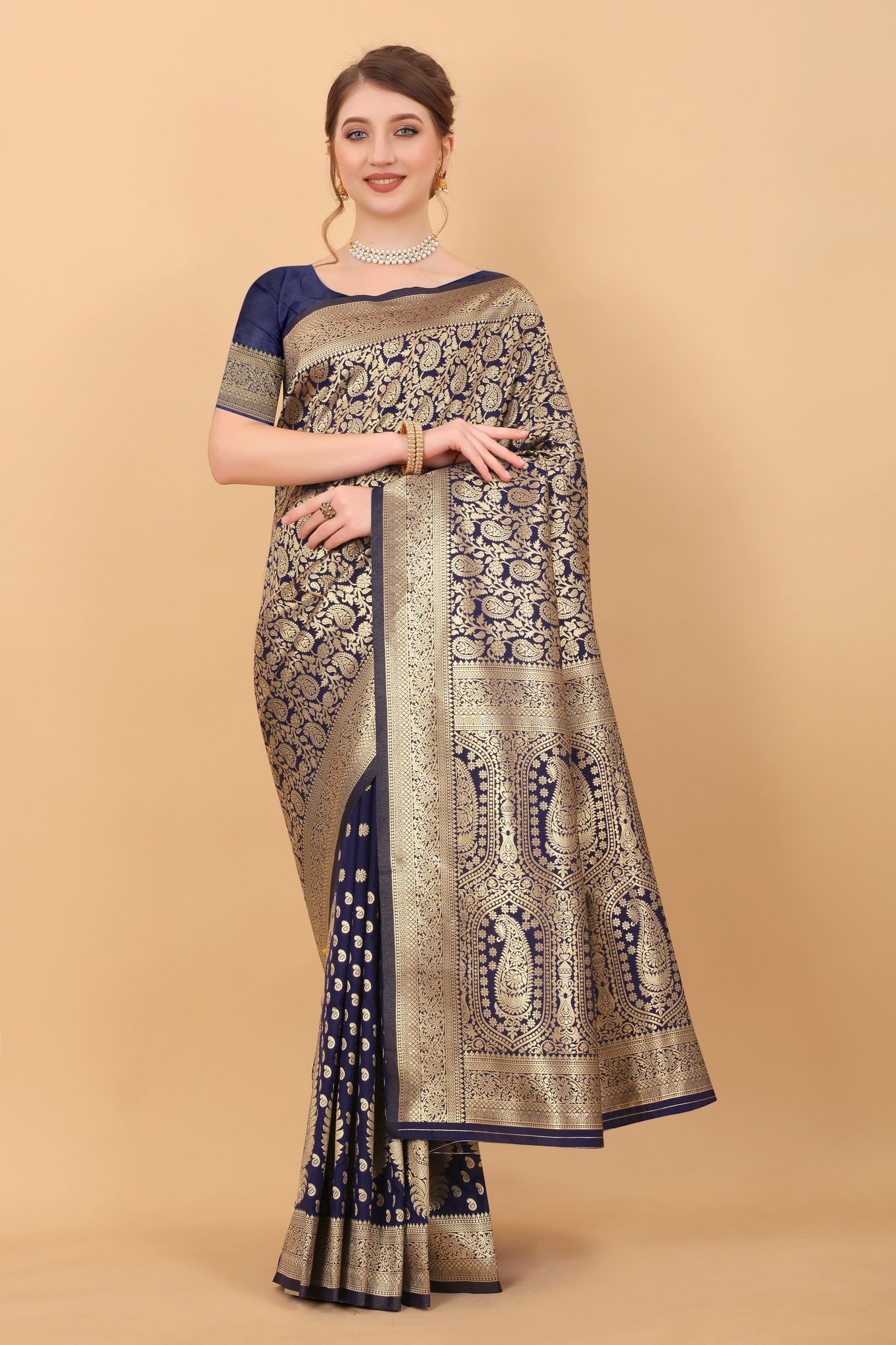 Yavira silk Women's Navy Handwoven Silk Blend Saree