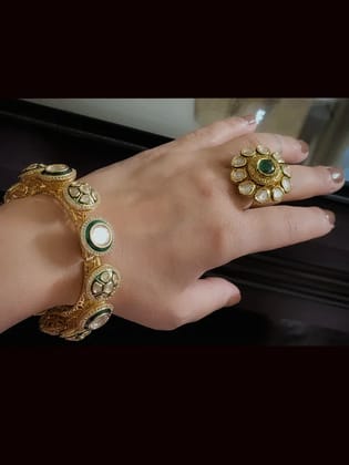 Set of two openable green enamel uncut polki with zircon detailing pacheli's-2'4