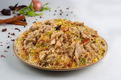 Hyderabadi Reshmi Chicken Tikka Biryani (Serves 1)