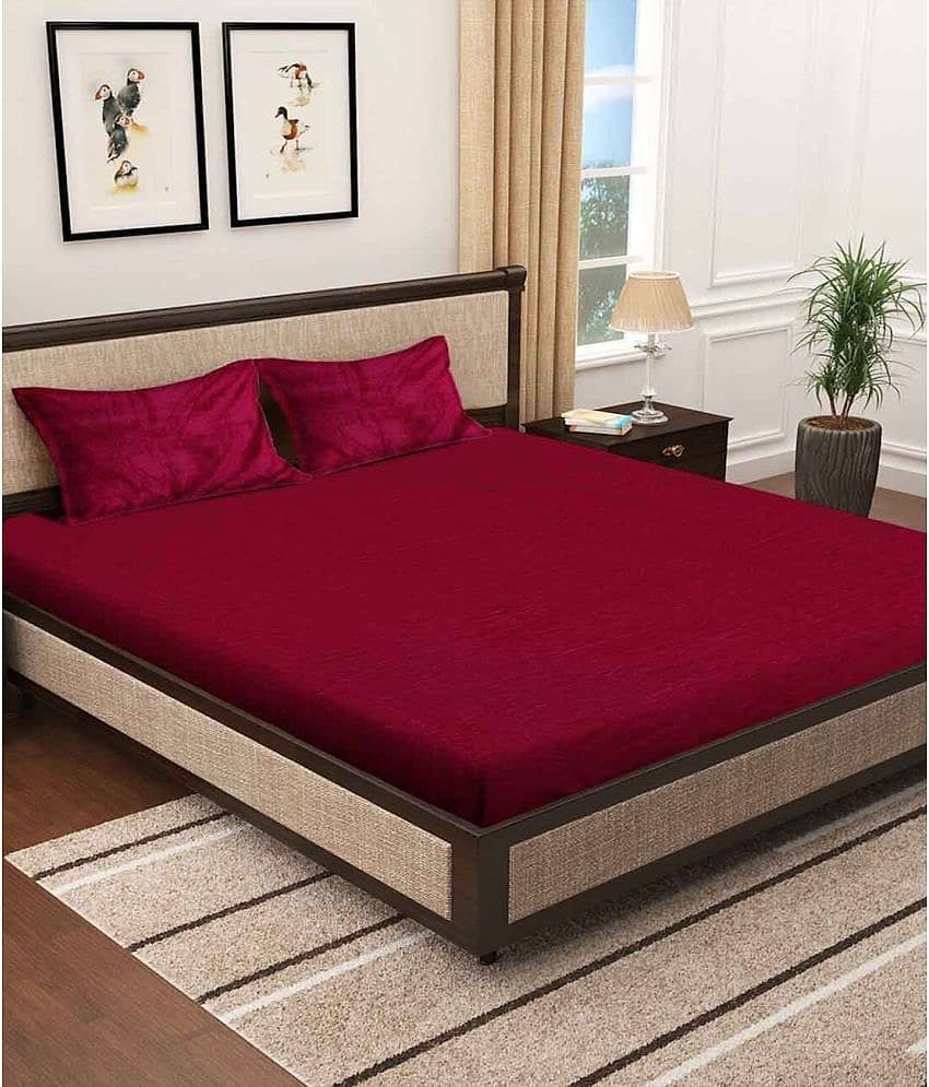 Klotthe Woollen Solid 1 Double King Size Bedsheet with 2 Pillow Covers - Red